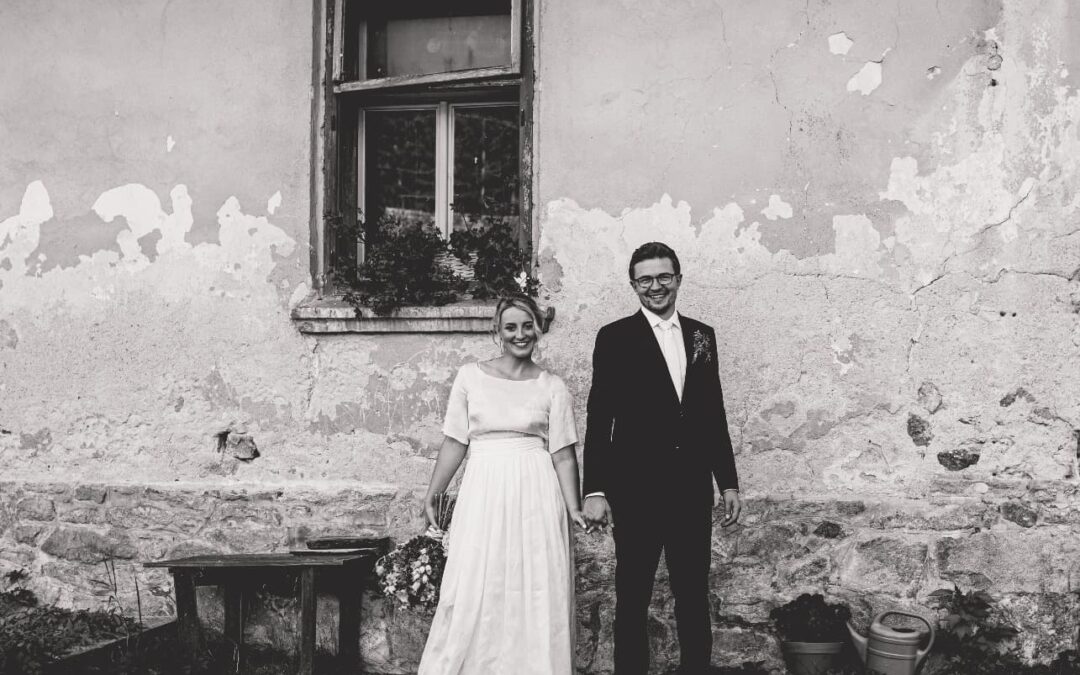 Se zlatými knoflíčky, se zlatými peříčky